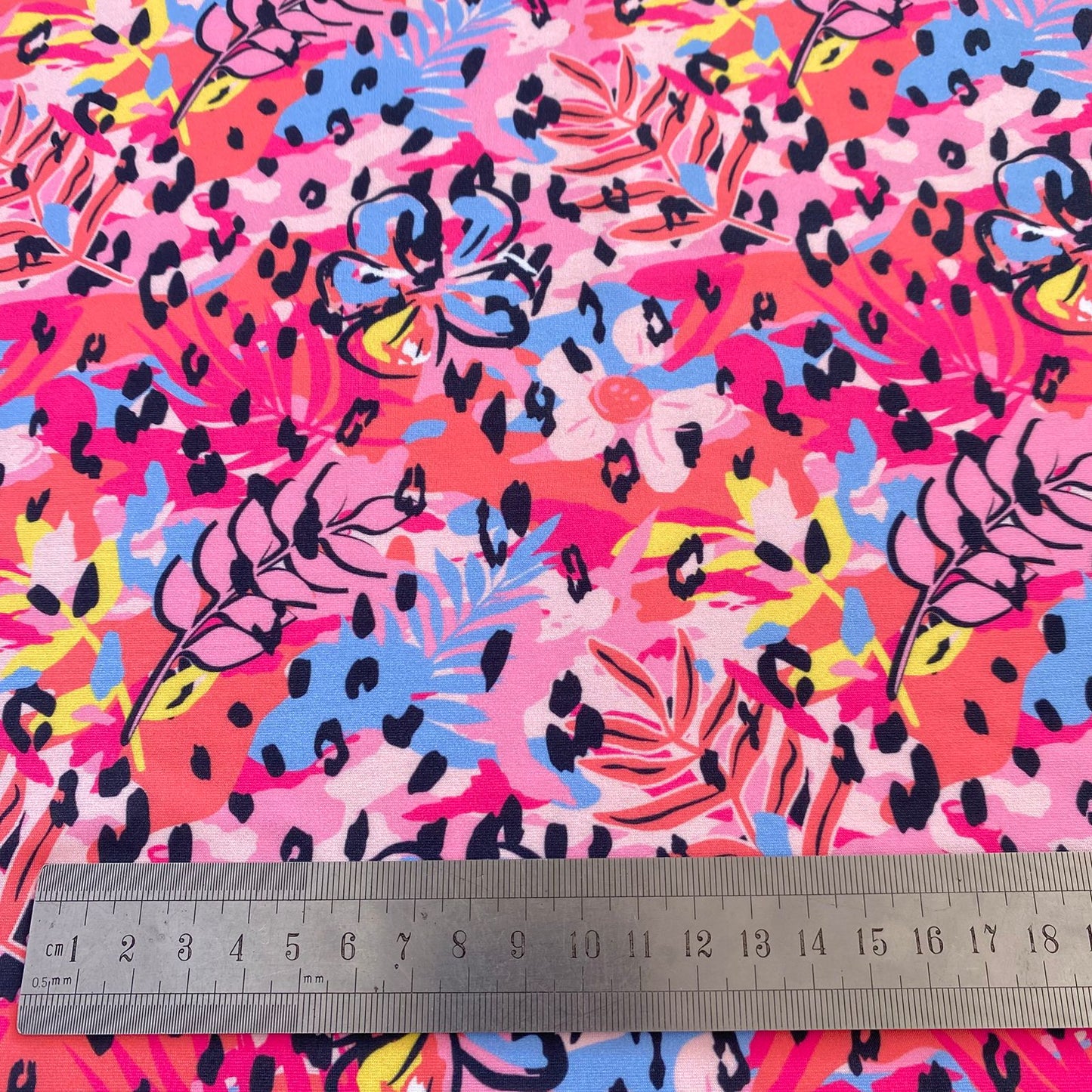LYCRA DUPONT SUBLIMADA MULTICOLOR HOJAS