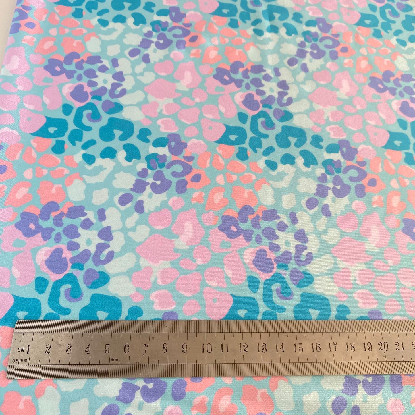 LYCRA DUPONT SUBLIMADA ANIMAL PRINT PASTEL