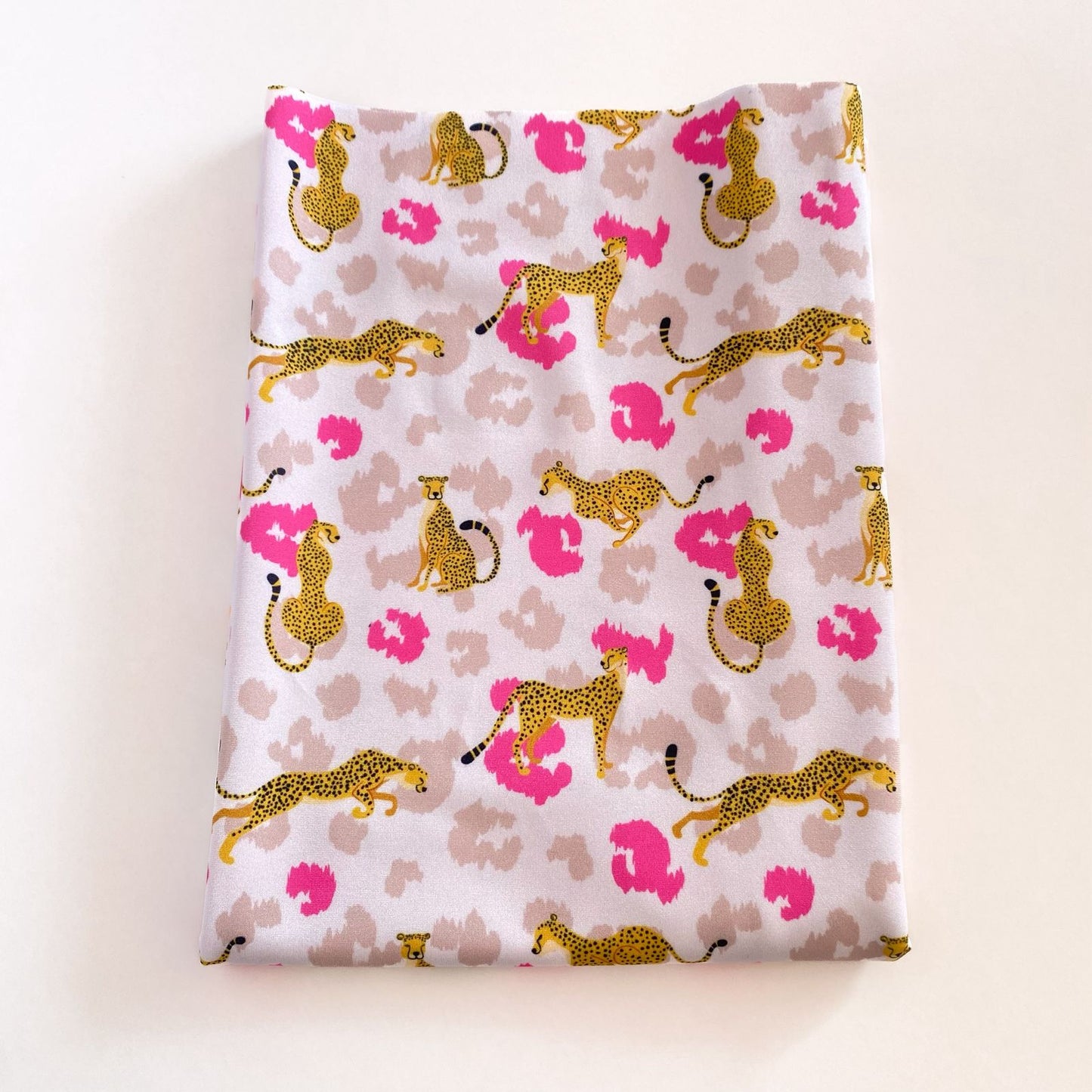 LYCRA DUPONT SUBLIMADA LEOPARDO Y MANCHITAS FONDO CRUDO