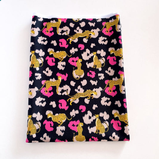 LYCRA DUPONT SUBLIMADA LEOPARDO Y MANCHITAS FONDO NEGRO