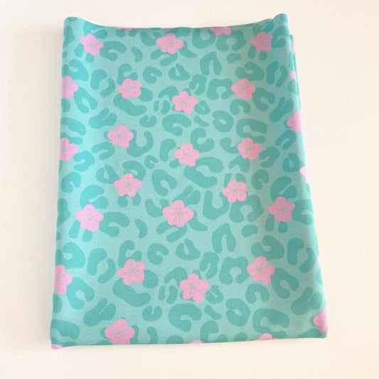 LYCRA DUPONT SUBLIMADA PRINT VERDE Y FLORES